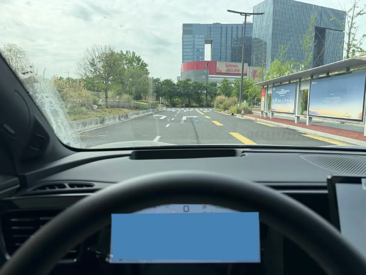 2025 LanDian E5 PLUS 1.5L 95HP L4 E-CVT PHEV,autocango,china used car exporter,china ev exporter,chinese used car exporter,chinese used ev exporter