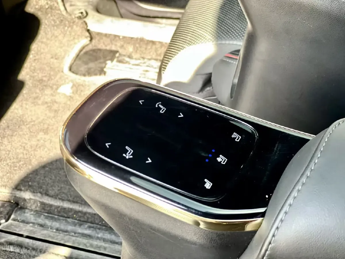 2023 GAC Trumpchi M8 2.0T 252HP L4 8AT,autocango,china used car exporter,china ev exporter,chinese used car exporter,chinese used ev exporter