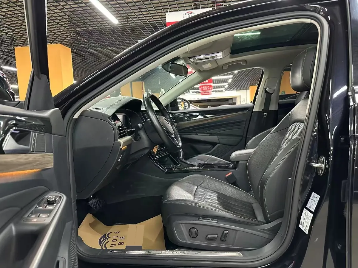 2020 Volkswagen Passat 2.0T 186HP L4 7DCT,autocango,china used car exporter,china ev exporter,chinese used car exporter,chinese used ev exporter