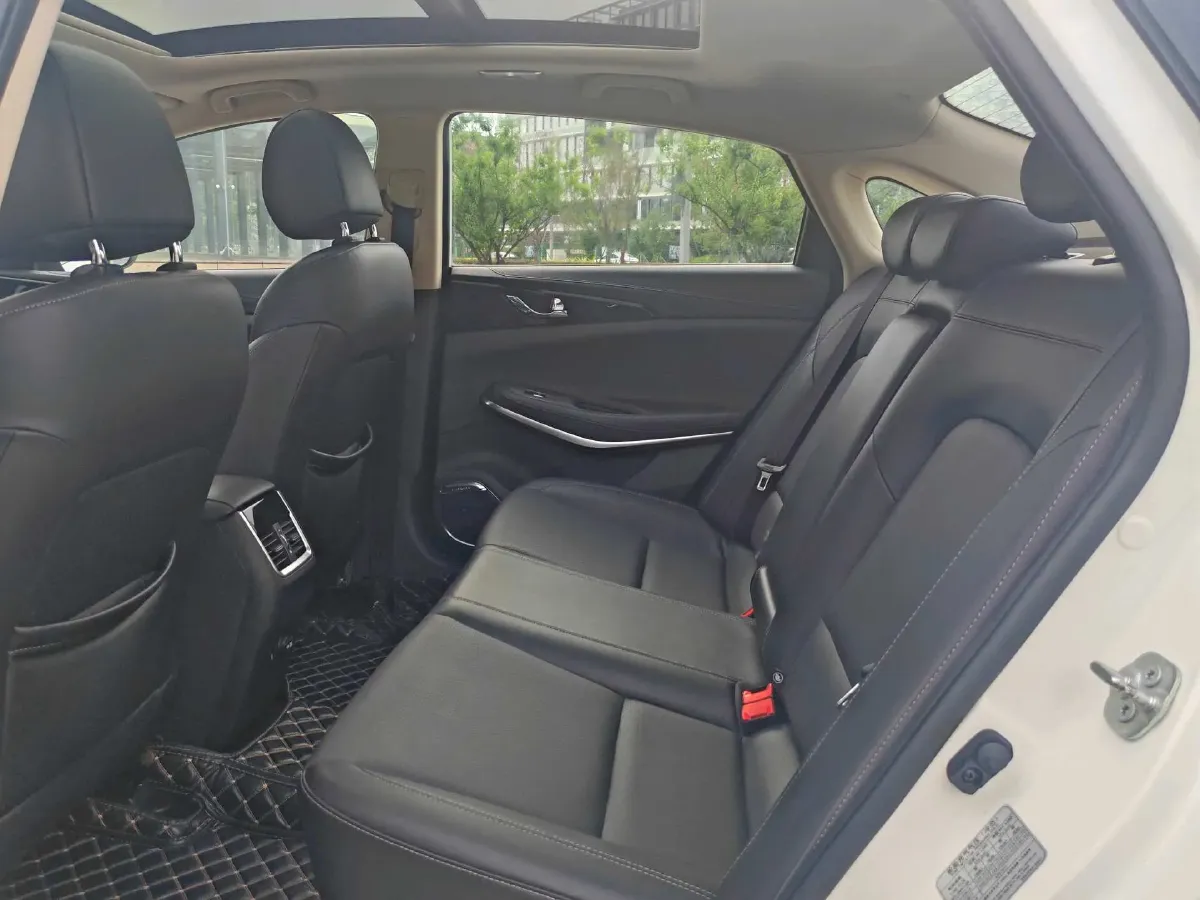 2020 ChangAn Raeton CC 1.5T 156HP L4 6AT,autocango,china used car exporter,china ev exporter,chinese used car exporter,chinese used ev exporter