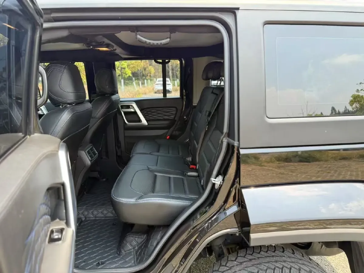 2023 Beijing BJ40 2.0T 224HP L4 8AT,autocango,china used car exporter,china ev exporter,chinese used car exporter,chinese used ev exporter