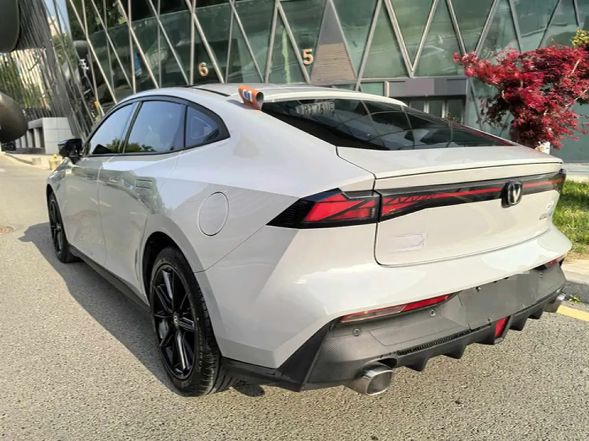 2022 ChangAn UNI-V 1.5T 188HP L4 7DCT,autocango,china used car exporter,china ev exporter,chinese used car exporter,chinese used ev exporter