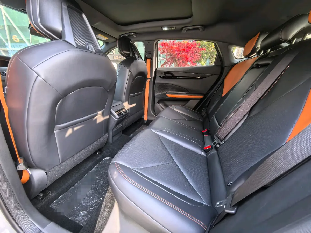 2022 ChangAn UNI-V 1.5T 188HP L4 7DCT,autocango,china used car exporter,china ev exporter,chinese used car exporter,chinese used ev exporter