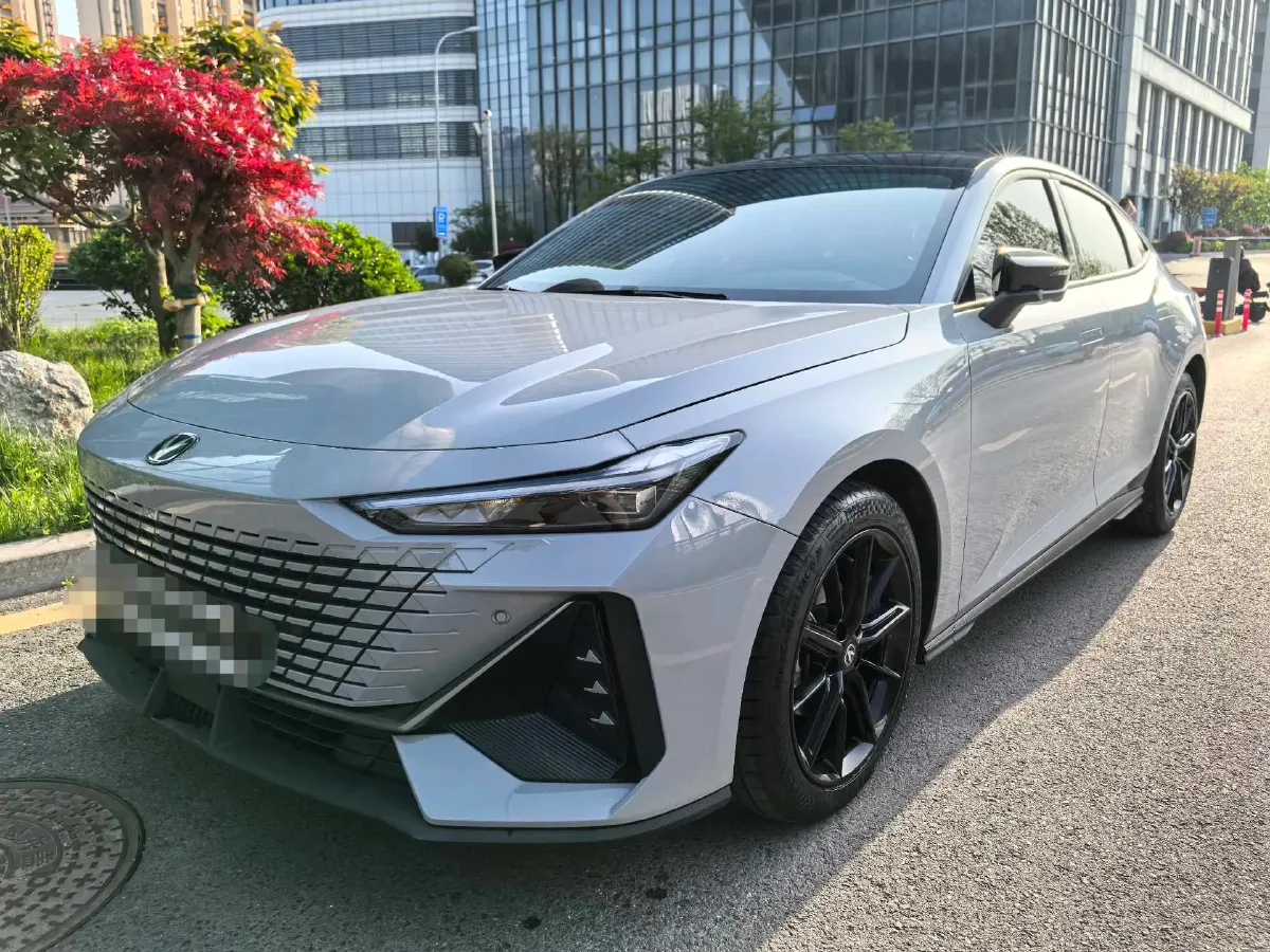 2022 ChangAn UNI-V 1.5T 188HP L4 7DCT,autocango,china used car exporter,china ev exporter,chinese used car exporter,chinese used ev exporter