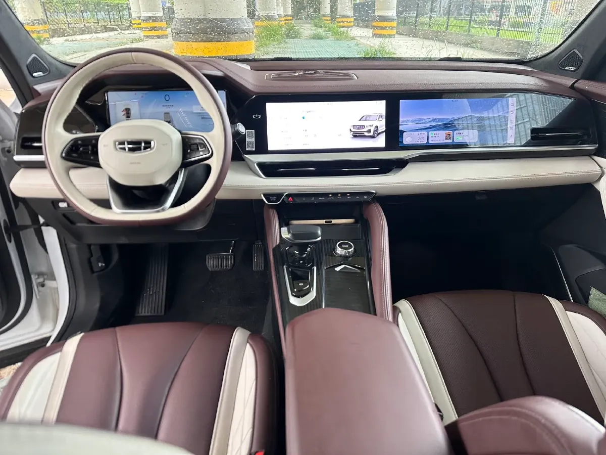 2021 Geely Monjaro 2.0T 218HP L4 7DCT,autocango,china used car exporter,china ev exporter,chinese used car exporter,chinese used ev exporter
