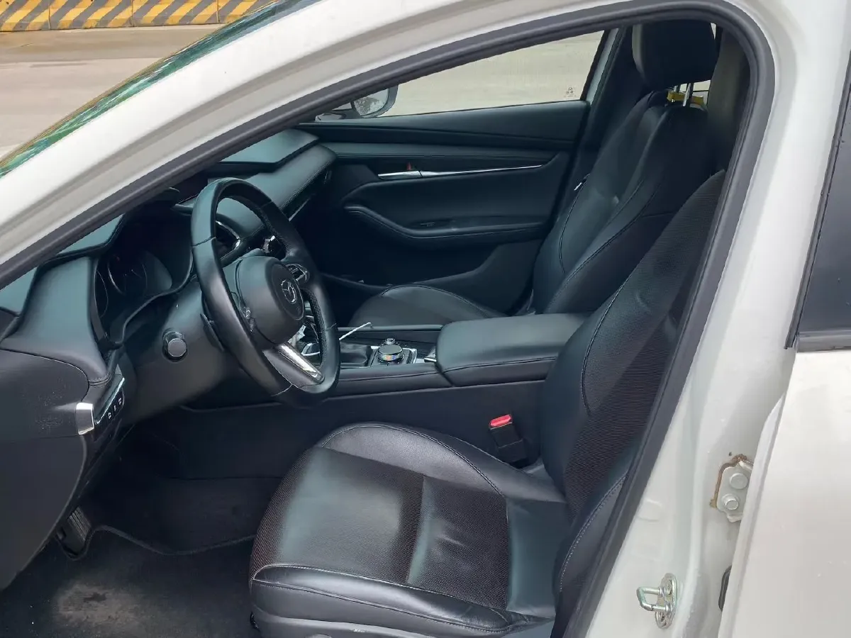 2021 Mazda 3 Axela 2.0L 158HP L4 6AT,autocango,china used car exporter,china ev exporter,chinese used car exporter,chinese used ev exporter