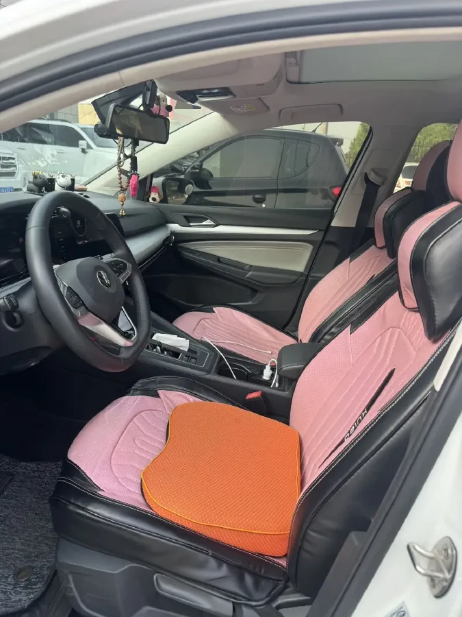 2023 Volkswagen Golf 1.2T 116HP L4 7DCT,autocango,china used car exporter,china ev exporter,chinese used car exporter,chinese used ev exporter