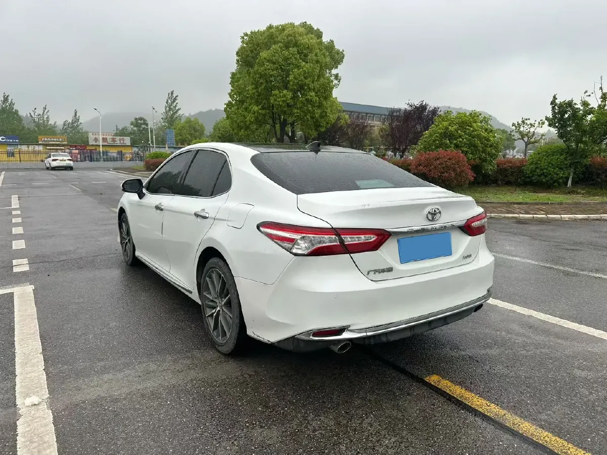 2021 Toyota Camry 2.5L 209HP L4 8AT,autocango,china used car exporter,china ev exporter,chinese used car exporter,chinese used ev exporter