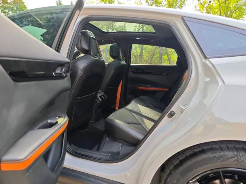 2022 ChangAn UNI-V 1.5T 188HP L4 7DCT,autocango,china used car exporter,china ev exporter,chinese used car exporter,chinese used ev exporter