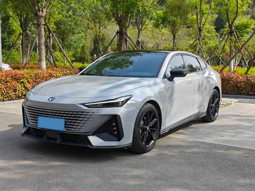 2022 ChangAn UNI-V 1.5T 188HP L4 7DCT,autocango,china used car exporter,china ev exporter,chinese used car exporter,chinese used ev exporter