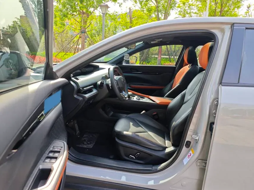 2022 ChangAn UNI-V 1.5T 188HP L4 7DCT,autocango,china used car exporter,china ev exporter,chinese used car exporter,chinese used ev exporter