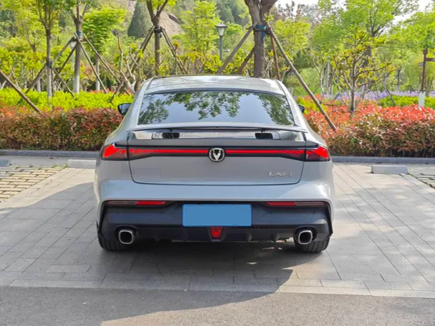 2022 ChangAn UNI-V 1.5T 188HP L4 7DCT,autocango,china used car exporter,china ev exporter,chinese used car exporter,chinese used ev exporter