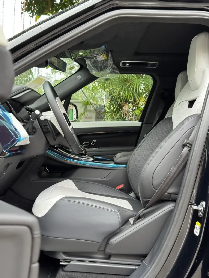 2025 Land Rover Range Rover Sport 4.4T 635HP V8 8AT,autocango,china used car exporter,china ev exporter,chinese used car exporter,chinese used ev exporter