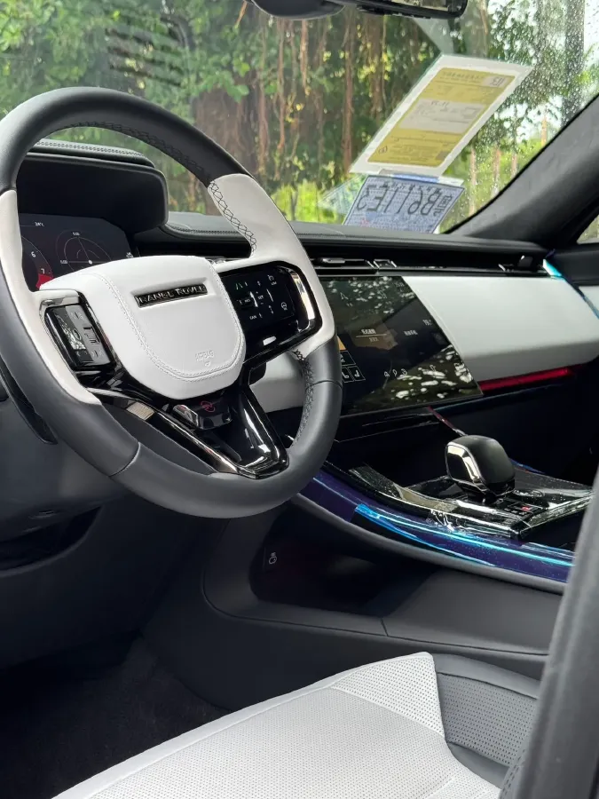 2025 Land Rover Range Rover Sport 4.4T 635HP V8 8AT,autocango,china used car exporter,china ev exporter,chinese used car exporter,chinese used ev exporter