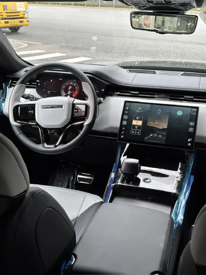2025 Land Rover Range Rover Sport 4.4T 635HP V8 8AT,autocango,china used car exporter,china ev exporter,chinese used car exporter,chinese used ev exporter