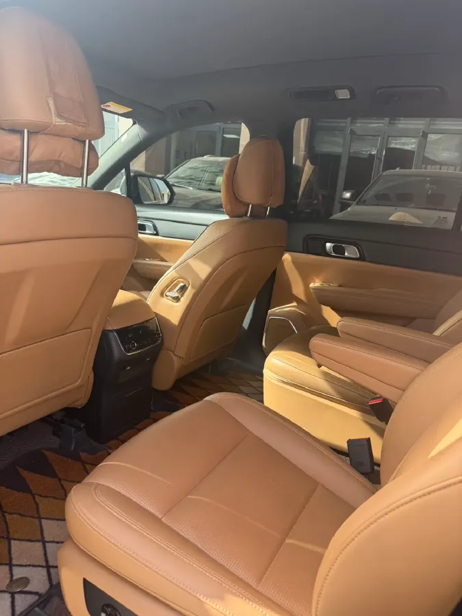 2021 Li ONE Range Extended 131HP REEV 40.5KWH,autocango,china used car exporter,china ev exporter,chinese used car exporter,chinese used ev exporter