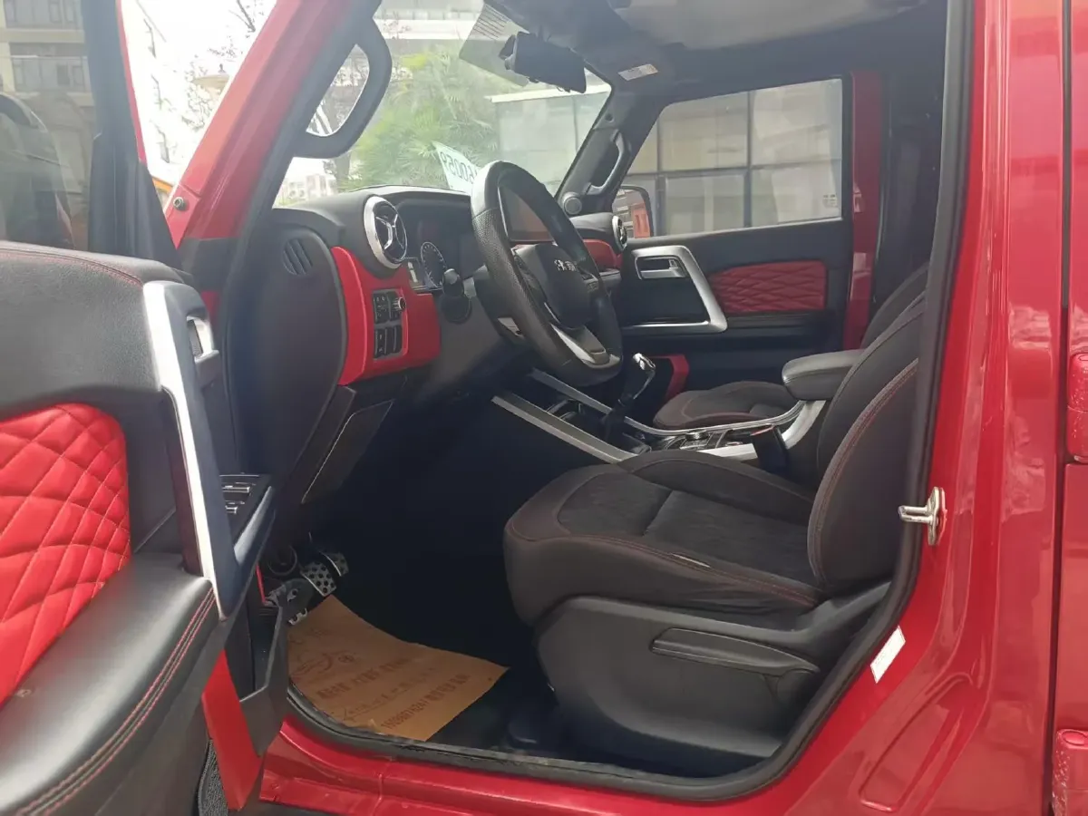 2019 Beijing BJ40 2.3T 211HP L4 5MT,autocango,china used car exporter,china ev exporter,chinese used car exporter,chinese used ev exporter