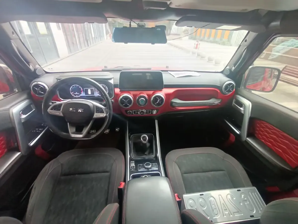 2019 Beijing BJ40 2.3T 211HP L4 5MT,autocango,china used car exporter,china ev exporter,chinese used car exporter,chinese used ev exporter