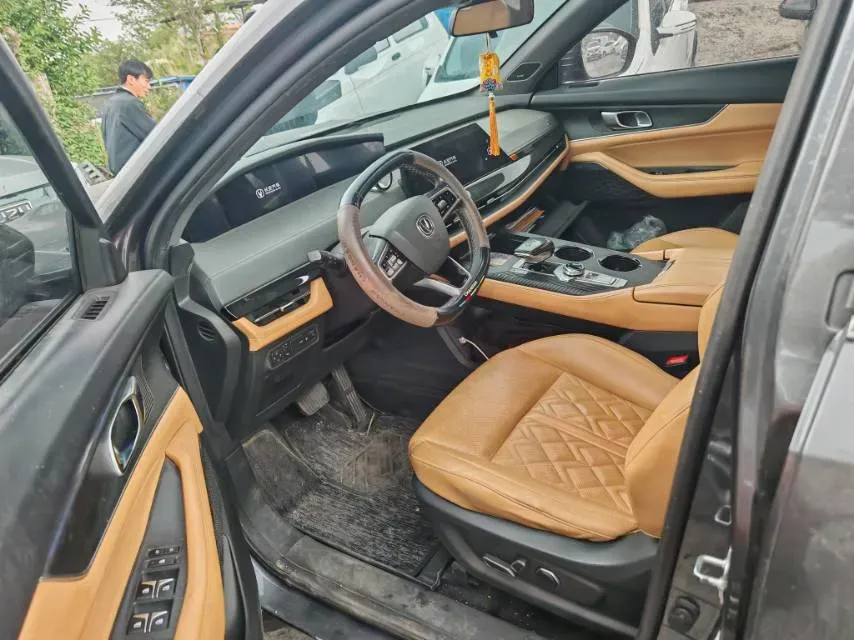 2021 ChangAn UNI-K 2.0T 233HP L4 8AT,autocango,china used car exporter,china ev exporter,chinese used car exporter,chinese used ev exporter