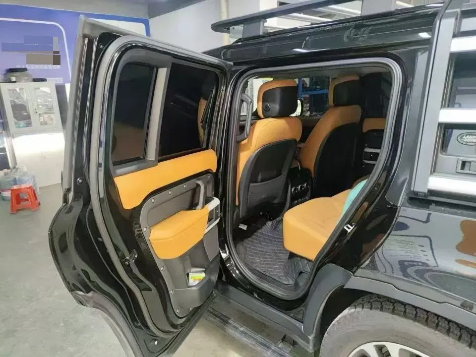 2024 Land Rover Defender 3.0T 400HP L6 8AT,autocango,china used car exporter,china ev exporter,chinese used car exporter,chinese used ev exporter