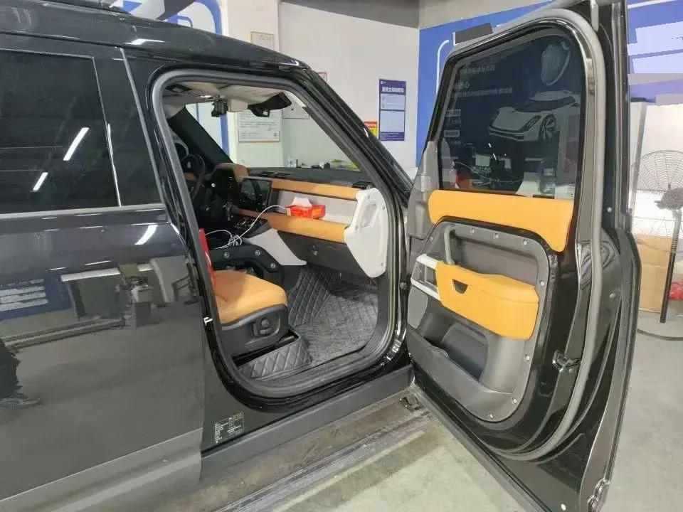 2024 Land Rover Defender 3.0T 400HP L6 8AT,autocango,china used car exporter,china ev exporter,chinese used car exporter,chinese used ev exporter