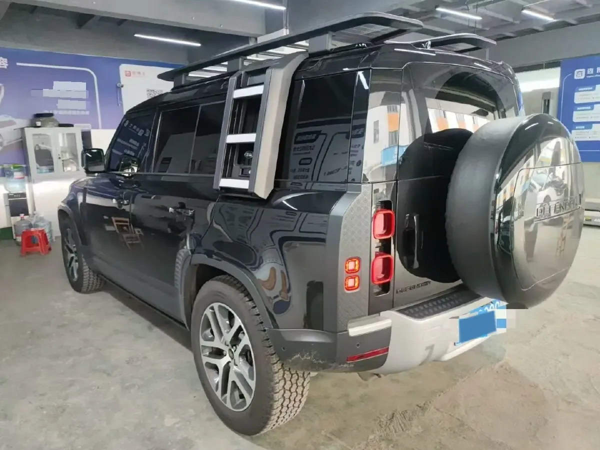 2024 Land Rover Defender 3.0T 400HP L6 8AT,autocango,china used car exporter,china ev exporter,chinese used car exporter,chinese used ev exporter