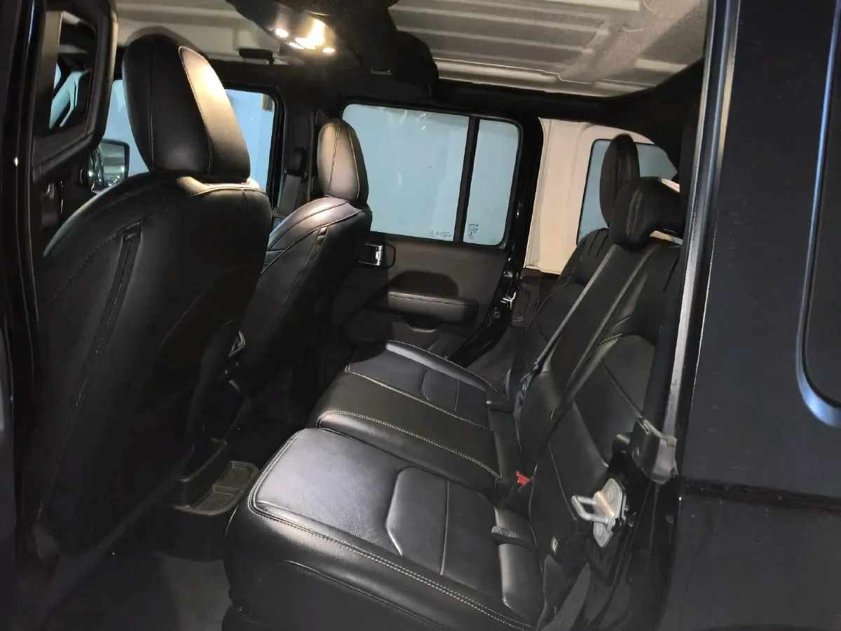 2021 Jeep Wrangler 2.0T 266HP L4 8AT PHEV 17KWH,autocango,china used car exporter,china ev exporter,chinese used car exporter,chinese used ev exporter