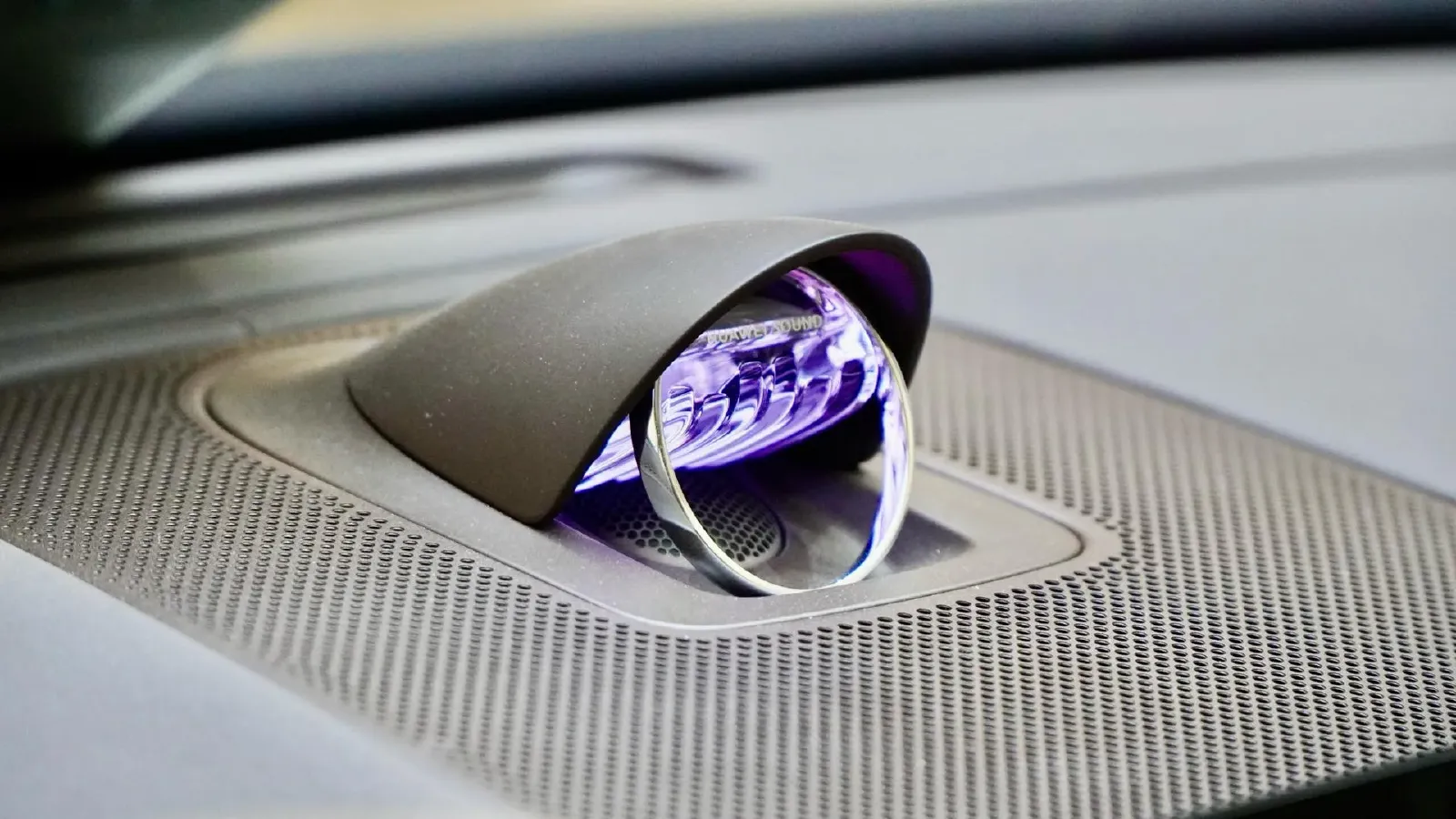 2025 AITO AITO M8 REEV 160HP REEV 53.4KWH,autocango,china used car exporter,china ev exporter,chinese used car exporter,chinese used ev exporter