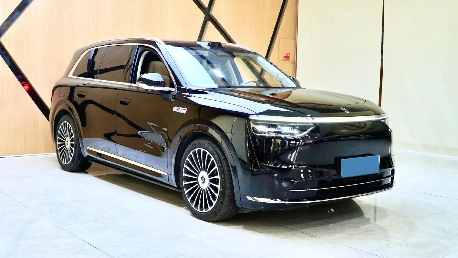 2025 AITO AITO M8 REEV 160HP REEV 53.4KWH,autocango,china used car exporter,china ev exporter,chinese used car exporter,chinese used ev exporter