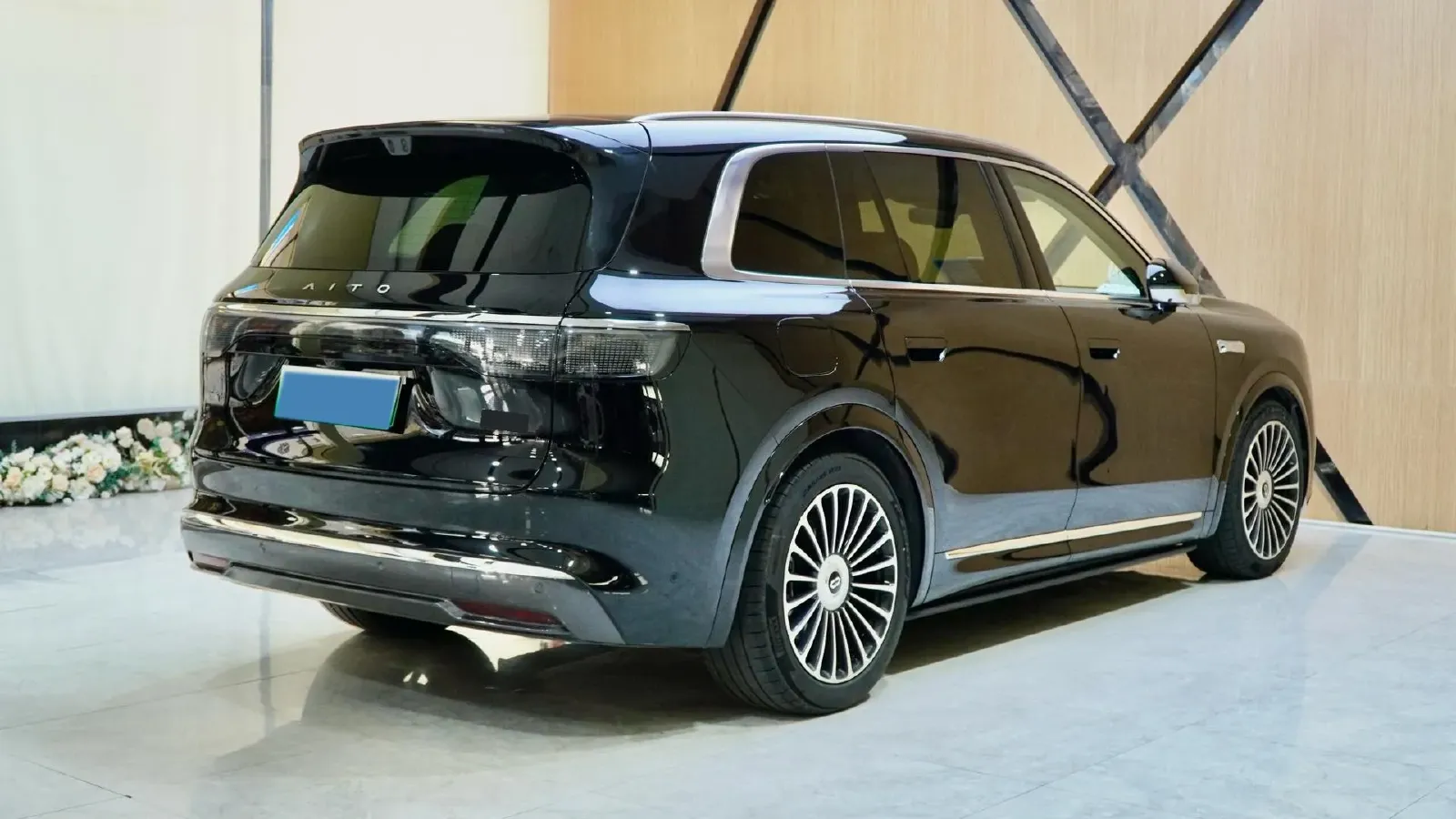 2025 AITO AITO M8 REEV 160HP REEV 53.4KWH,autocango,china used car exporter,china ev exporter,chinese used car exporter,chinese used ev exporter