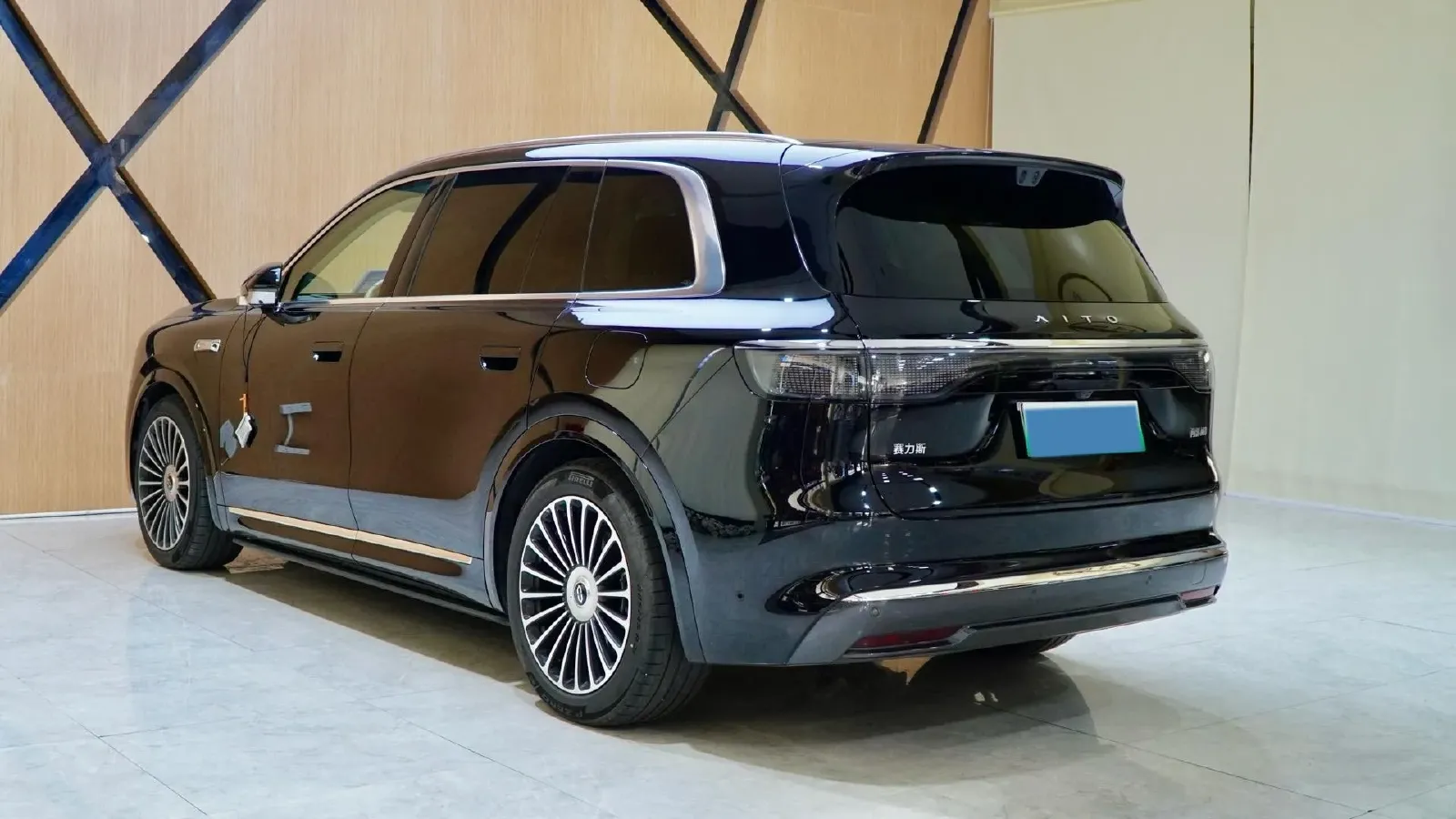 2025 AITO AITO M8 REEV 160HP REEV 53.4KWH,autocango,china used car exporter,china ev exporter,chinese used car exporter,chinese used ev exporter