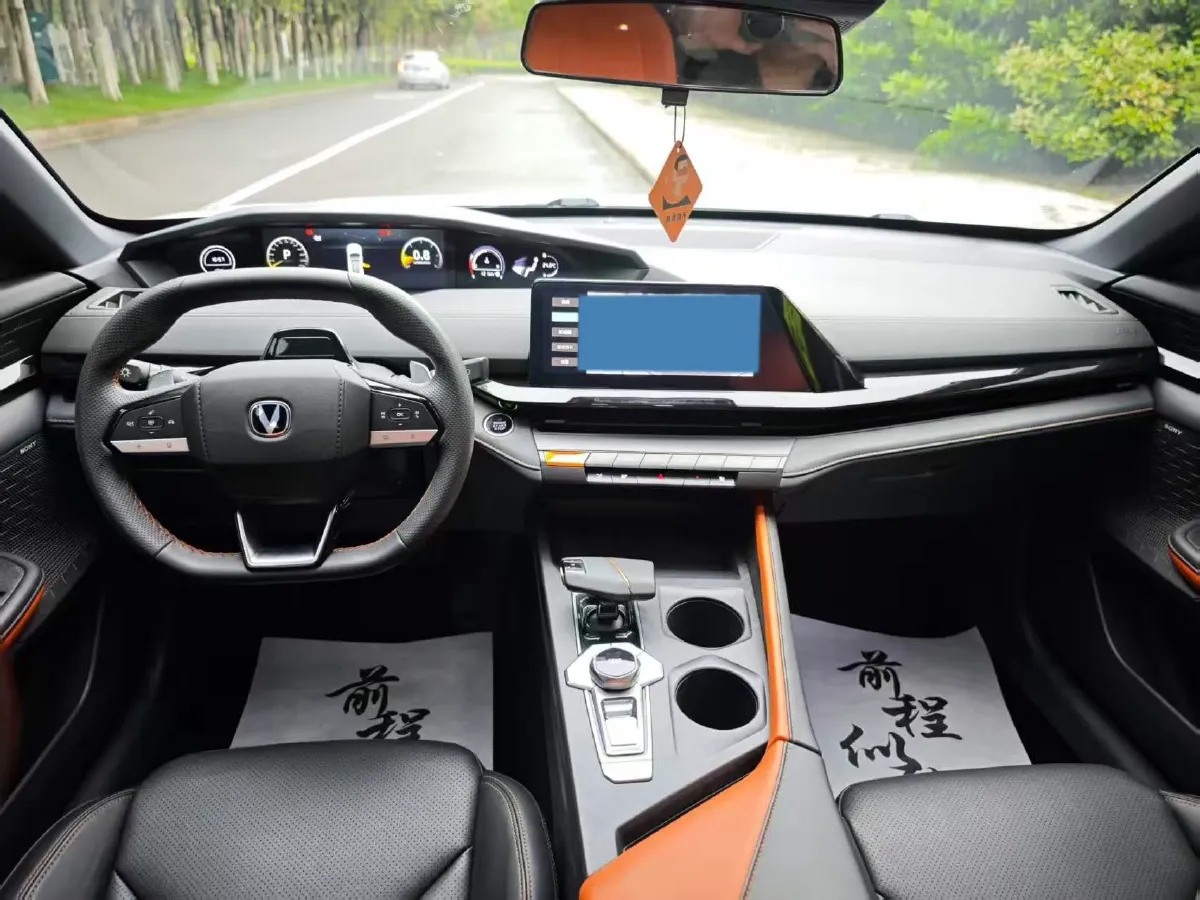 2022 ChangAn UNI-V 1.5T 188HP L4 7DCT,autocango,china used car exporter,china ev exporter,chinese used car exporter,chinese used ev exporter