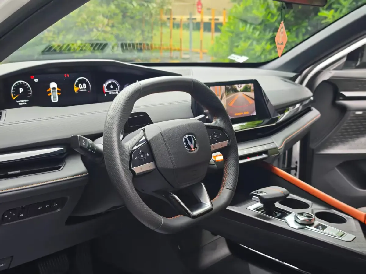 2022 ChangAn UNI-V 1.5T 188HP L4 7DCT,autocango,china used car exporter,china ev exporter,chinese used car exporter,chinese used ev exporter