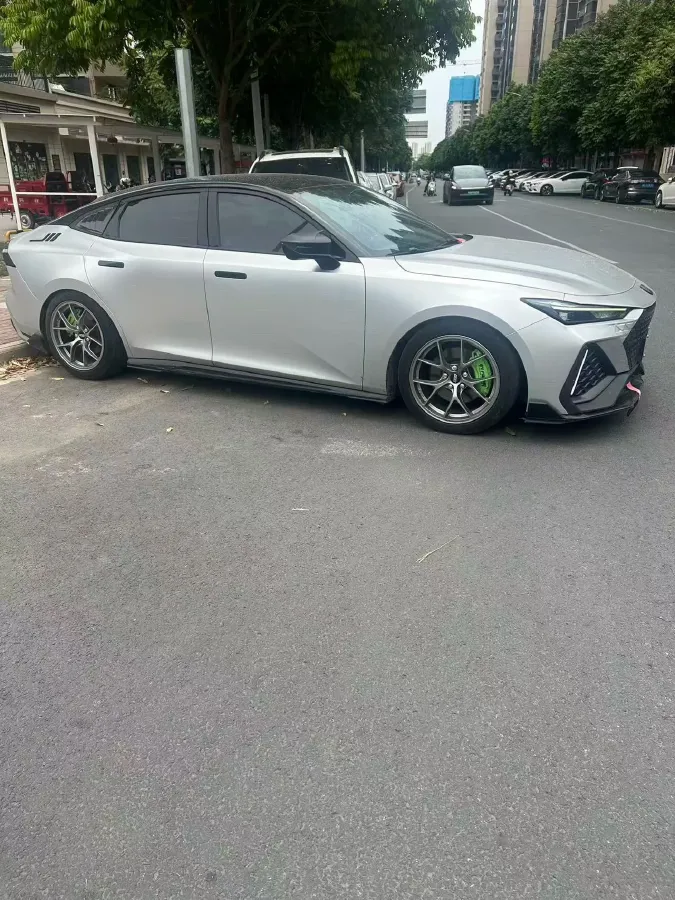 2023 ChangAn UNI-V 2.0T 233HP L4 8AT,autocango,china used car exporter,china ev exporter,chinese used car exporter,chinese used ev exporter