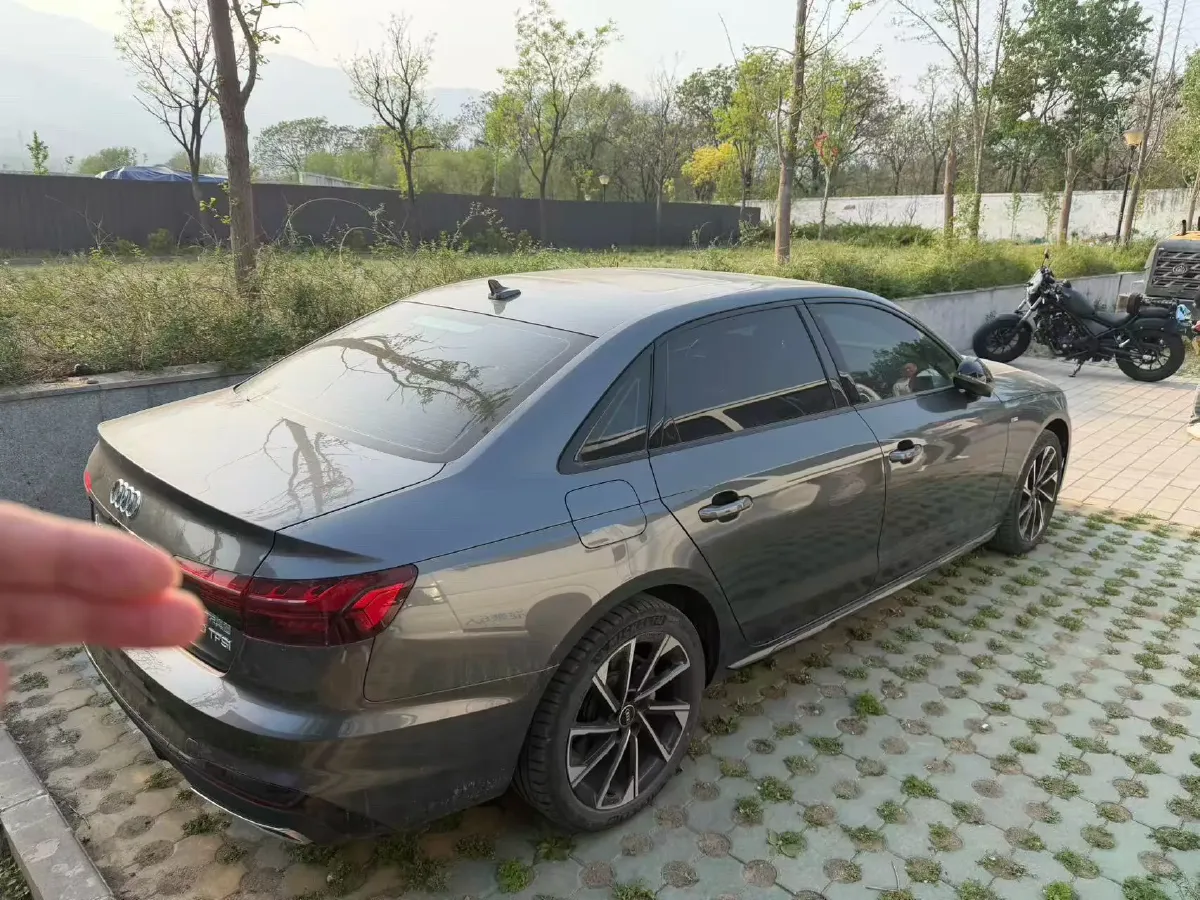 2023 Audi A4L 2.0T 190HP L4 7DCT,autocango,china used car exporter,china ev exporter,chinese used car exporter,chinese used ev exporter