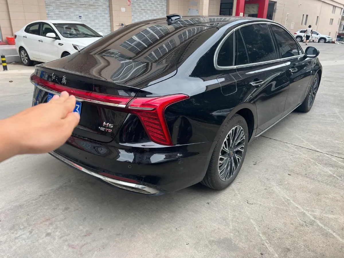 2025 HongQi H5 1.5T 169HP L4 1DHT Hybrid,autocango,china used car exporter,china ev exporter,chinese used car exporter,chinese used ev exporter