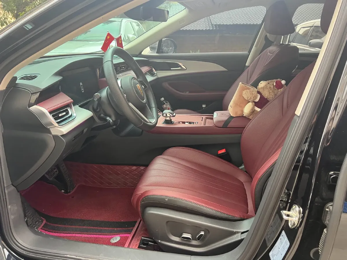 2025 HongQi H5 1.5T 169HP L4 1DHT Hybrid,autocango,china used car exporter,china ev exporter,chinese used car exporter,chinese used ev exporter