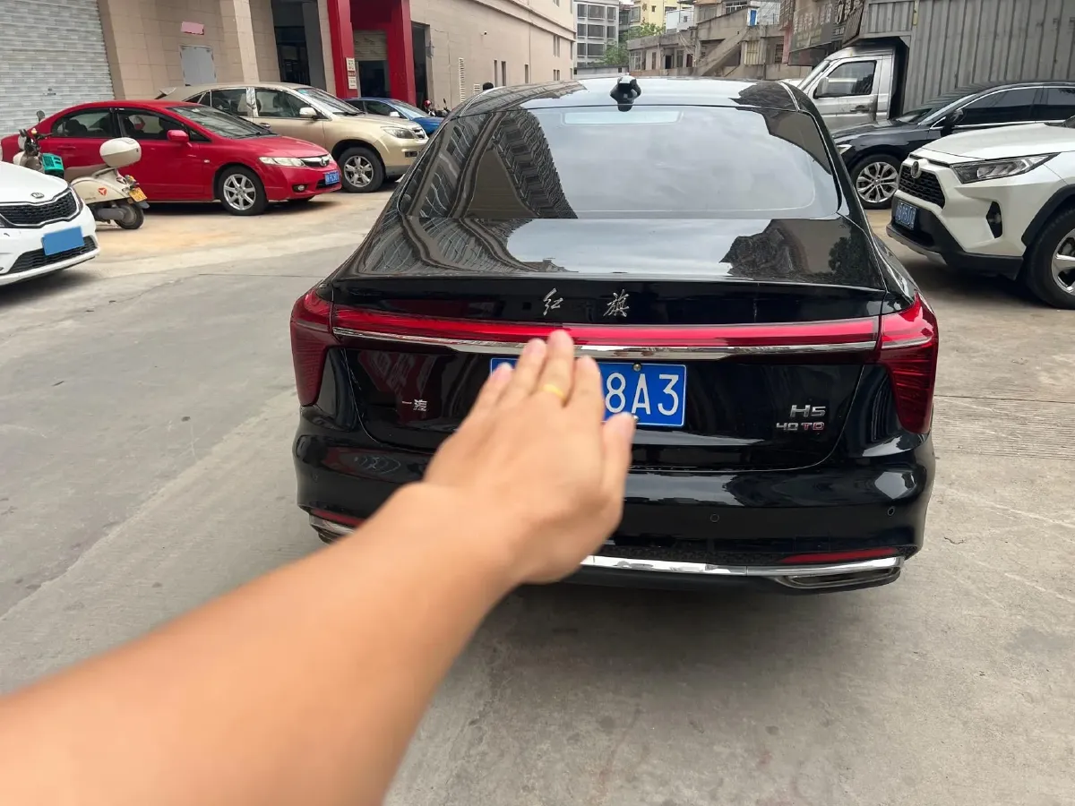 2025 HongQi H5 1.5T 169HP L4 1DHT Hybrid,autocango,china used car exporter,china ev exporter,chinese used car exporter,chinese used ev exporter