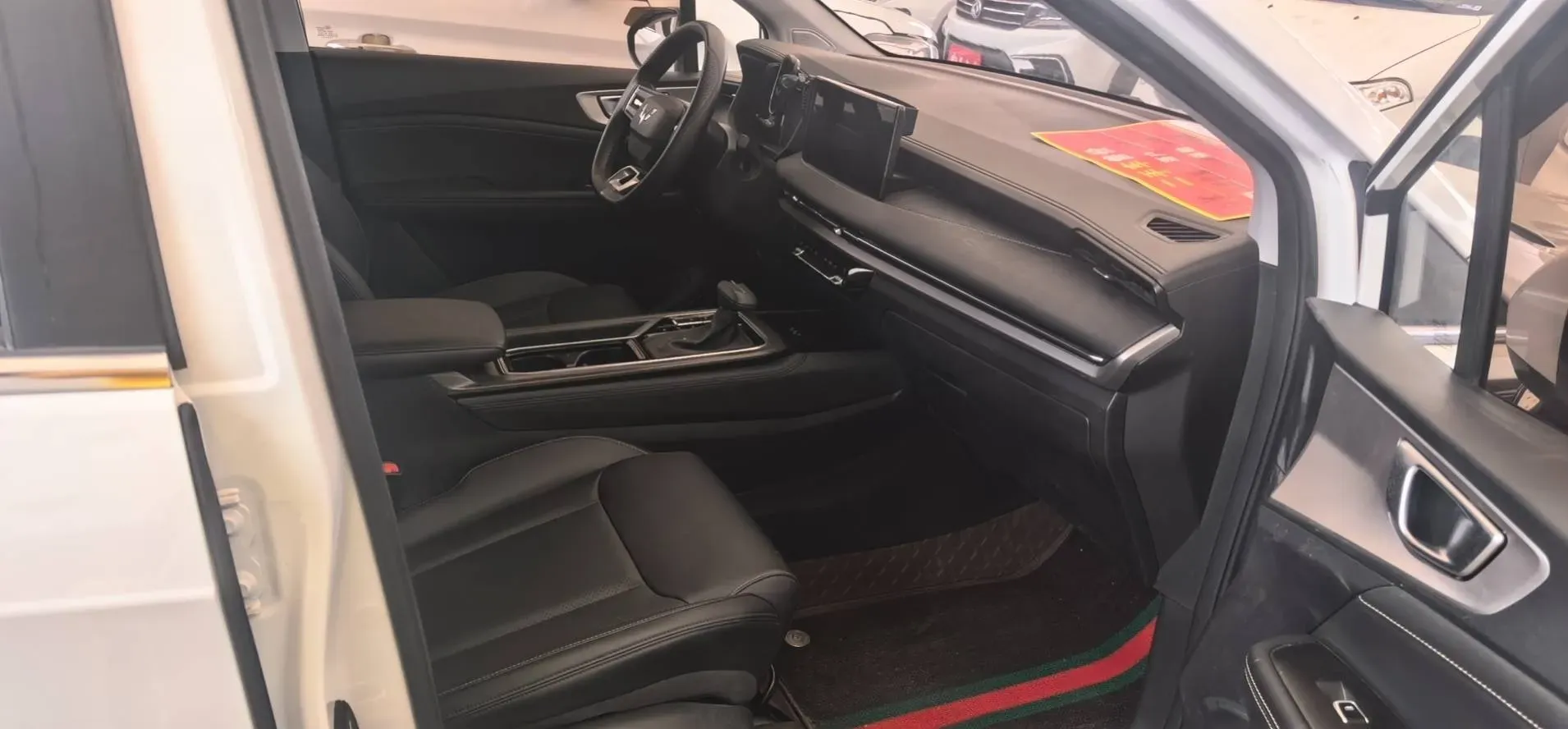 2022 Venucia T60 1.6L 126HP L4 CVT,autocango,china used car exporter,china ev exporter,chinese used car exporter,chinese used ev exporter