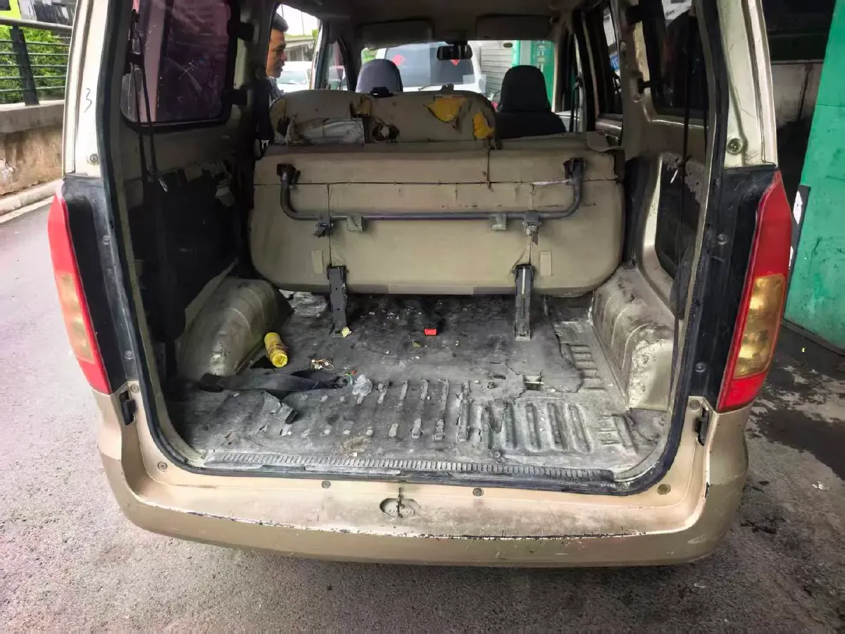 2019 WuLing HongGuang V 1.5L 99HP L4 6MT,autocango,china used car exporter,china ev exporter,chinese used car exporter,chinese used ev exporter