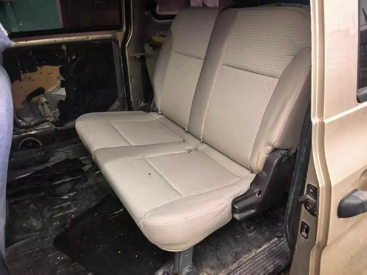 2019 WuLing HongGuang V 1.5L 99HP L4 6MT,autocango,china used car exporter,china ev exporter,chinese used car exporter,chinese used ev exporter