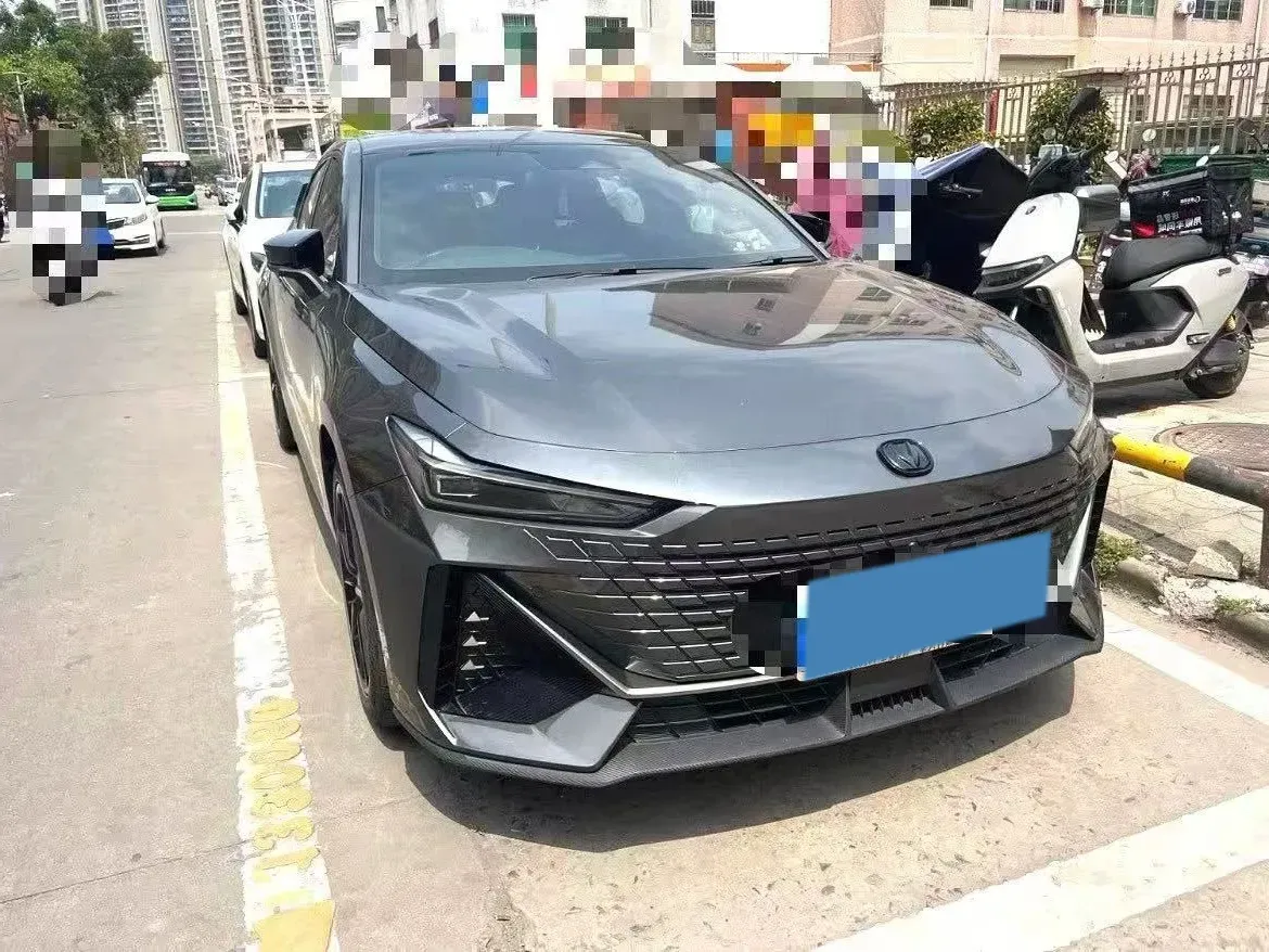 2024 ChangAn UNI-V 1.5T 188HP L4 7DCT,autocango,china used car exporter,china ev exporter,chinese used car exporter,chinese used ev exporter