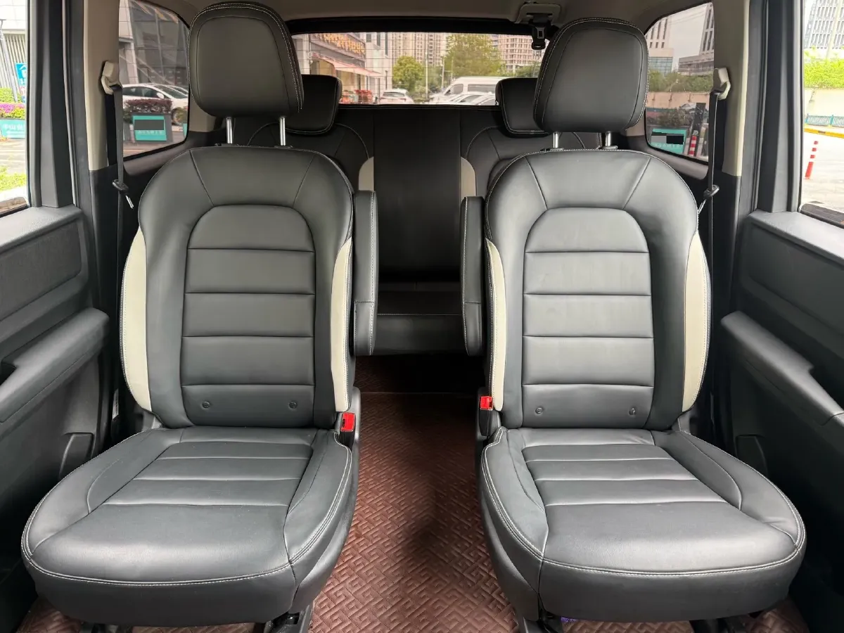 2019 WuLing HongGuang Plus 1.5T 147HP L4 6MT,autocango,china used car exporter,china ev exporter,chinese used car exporter,chinese used ev exporter