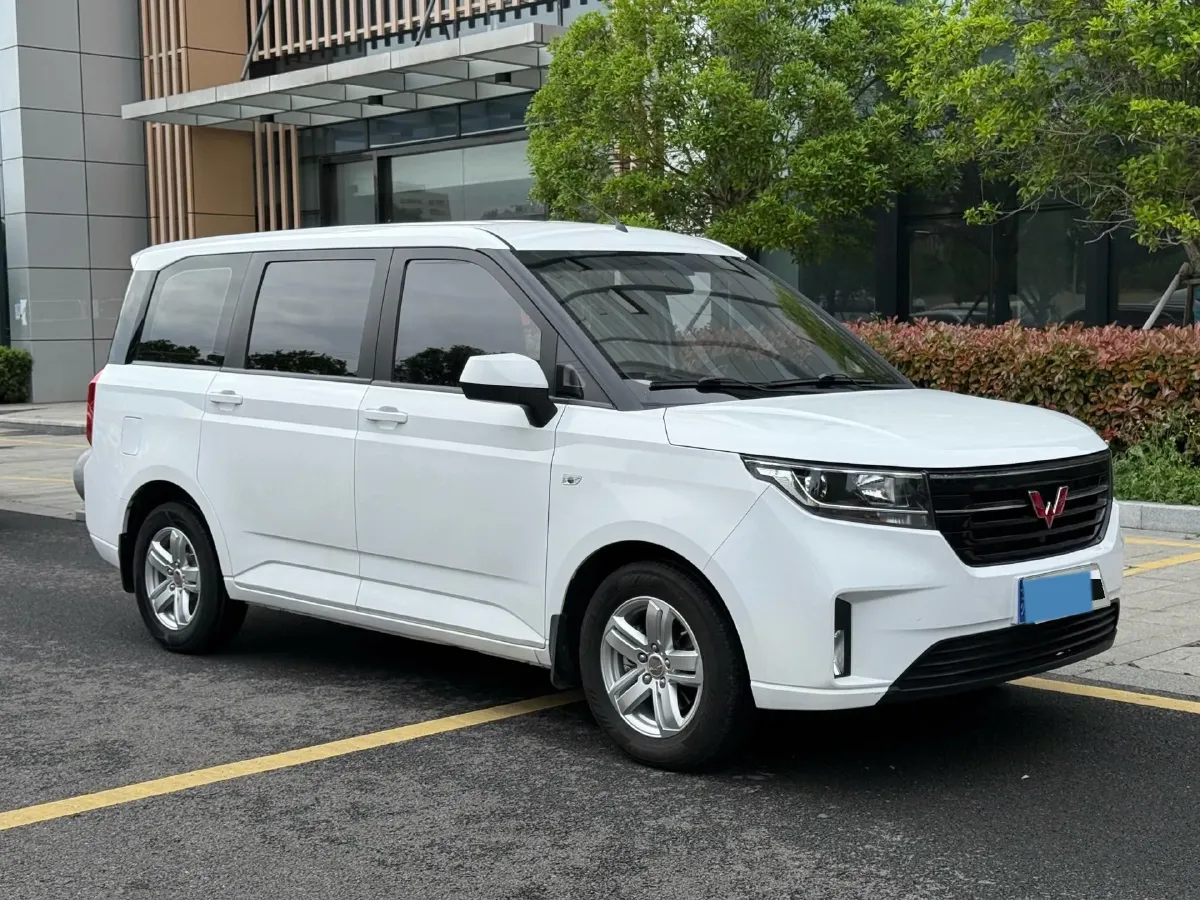 2019 WuLing HongGuang Plus 1.5T 147HP L4 6MT,autocango,china used car exporter,china ev exporter,chinese used car exporter,chinese used ev exporter