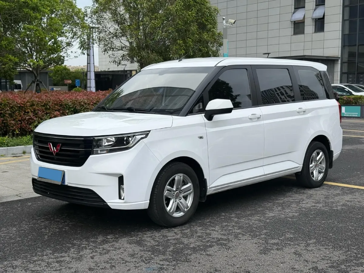 2019 WuLing HongGuang Plus 1.5T 147HP L4 6MT,autocango,china used car exporter,china ev exporter,chinese used car exporter,chinese used ev exporter