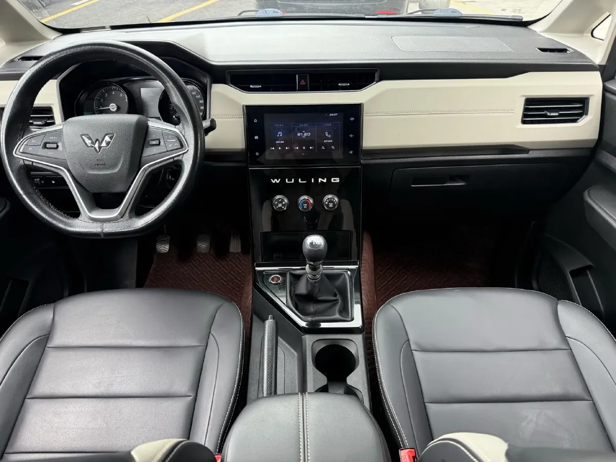 2019 WuLing HongGuang Plus 1.5T 147HP L4 6MT,autocango,china used car exporter,china ev exporter,chinese used car exporter,chinese used ev exporter