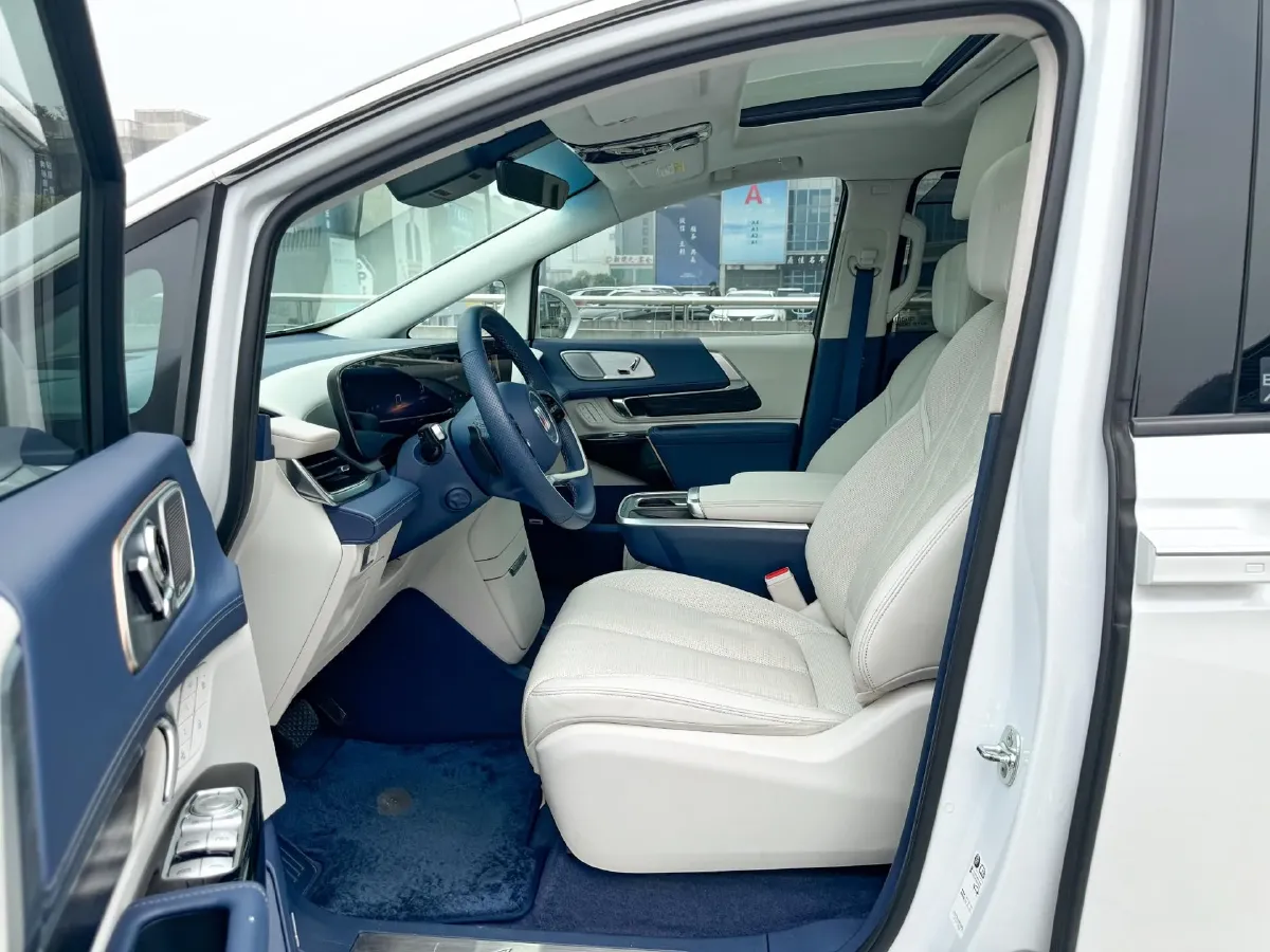 2025 Buick Century 2.0T 237HP L4 9AT,autocango,china used car exporter,china ev exporter,chinese used car exporter,chinese used ev exporter