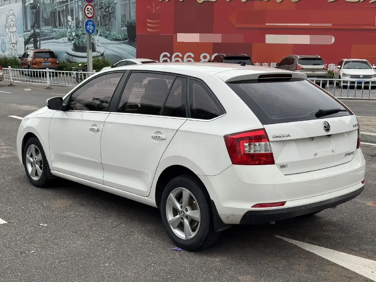 2018 Skoda Rapid Spaceback 1.6L 110HP L4 6AT,autocango,china used car exporter,china ev exporter,chinese used car exporter,chinese used ev exporter