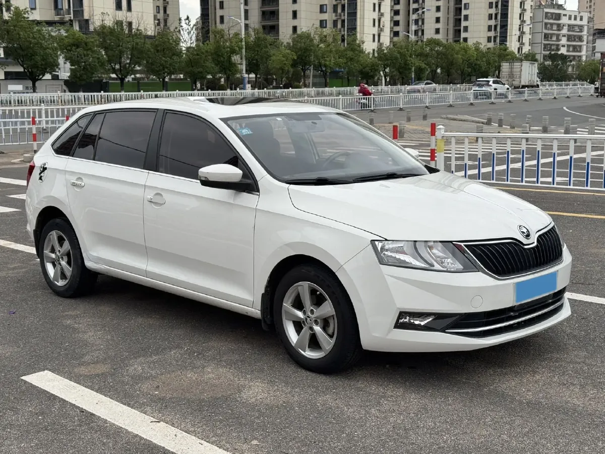 2018 Skoda Rapid Spaceback 1.6L 110HP L4 6AT,autocango,china used car exporter,china ev exporter,chinese used car exporter,chinese used ev exporter