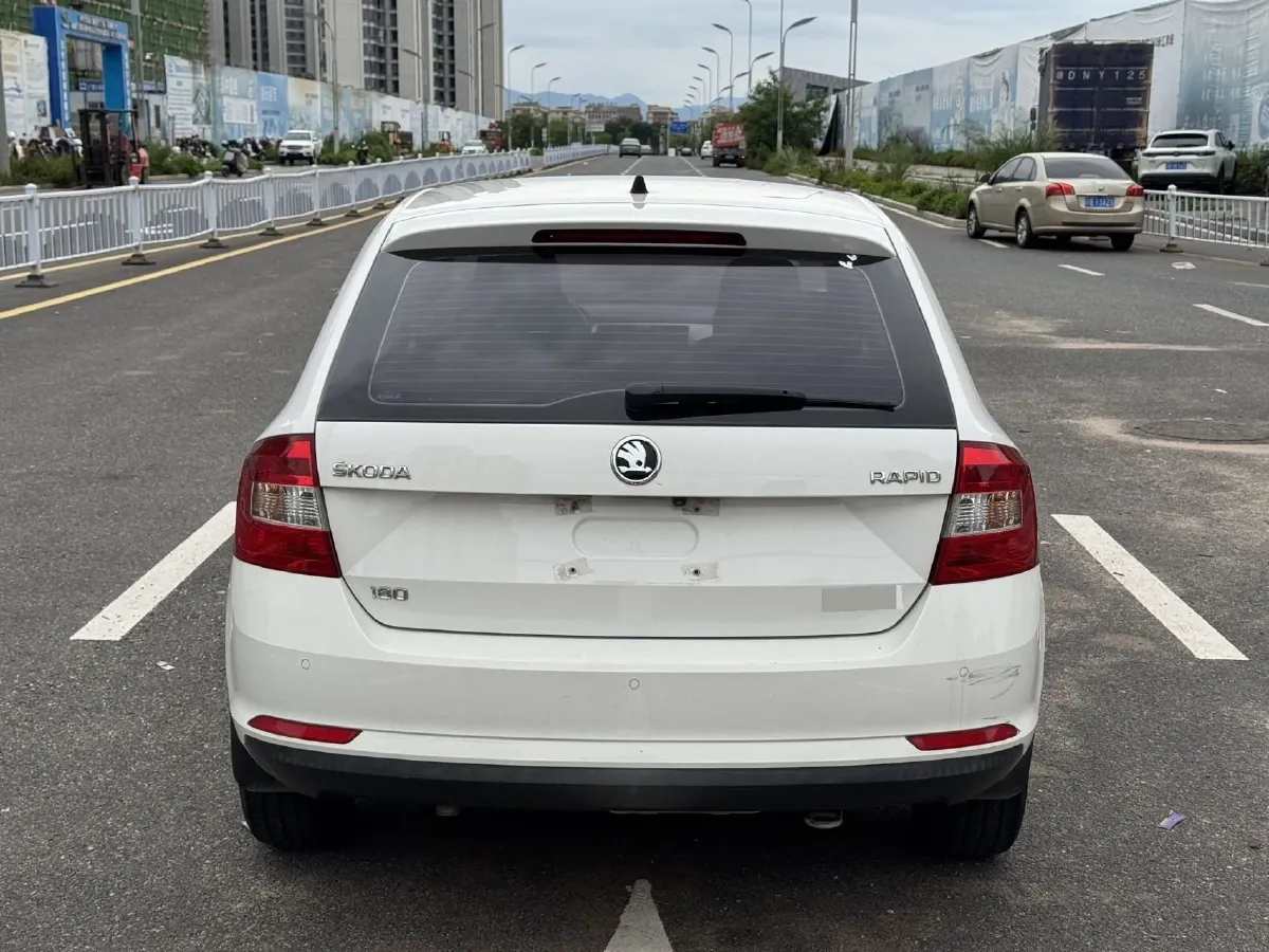 2018 Skoda Rapid Spaceback 1.6L 110HP L4 6AT,autocango,china used car exporter,china ev exporter,chinese used car exporter,chinese used ev exporter